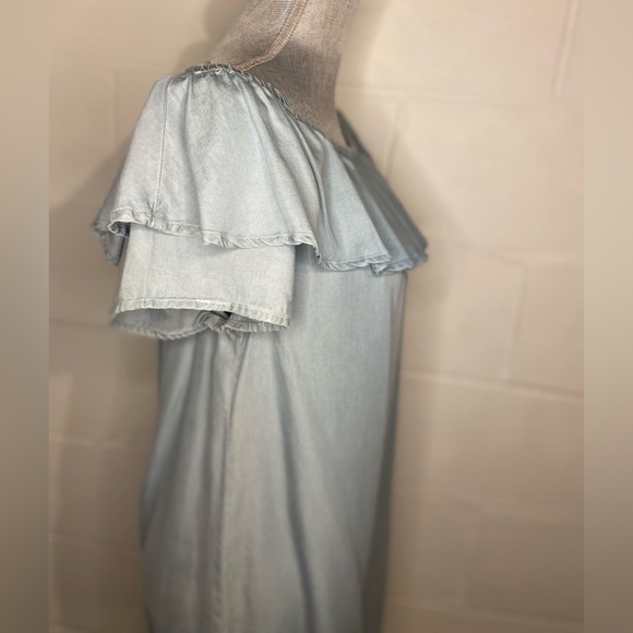 ⭐️Free Heart by Stitch Fix Light Blue Denim Ruffle Off-Shoulder Dress Sz small - Picture 4 of 8